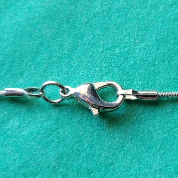 Vintage sterling silver necklace and earrings set - Picture 7 of 8